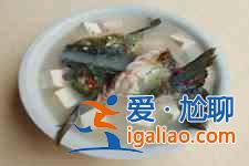 燉魚頭湯？