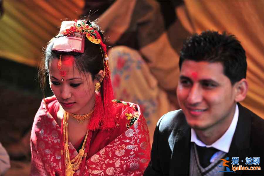 尼泊爾的尼瓦爾族女人，一生至少要結(jié)兩次婚？