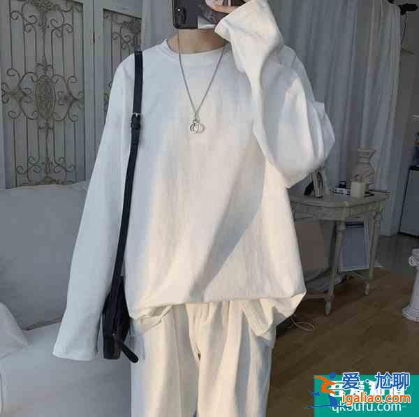 名氣最大的c開頭衣服品牌標(biāo)志 fearless衣服什么牌子？
