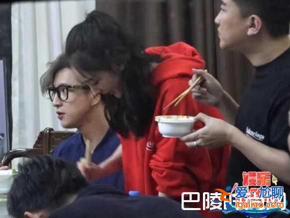 楊冪和薛之謙什么關(guān)系 楊冪薛之謙吃火鍋破不和傳聞？