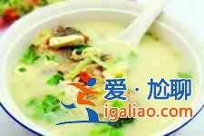 鯽魚燉豆腐的做法？