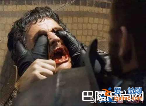 名劍收割機(jī)的鐵王座 玩嗨奈德的腦袋被惡搞的小布什爆眼后的紅毒蛇竟然睡著小玫瑰也怕劇透假戲假作的雪諾連？