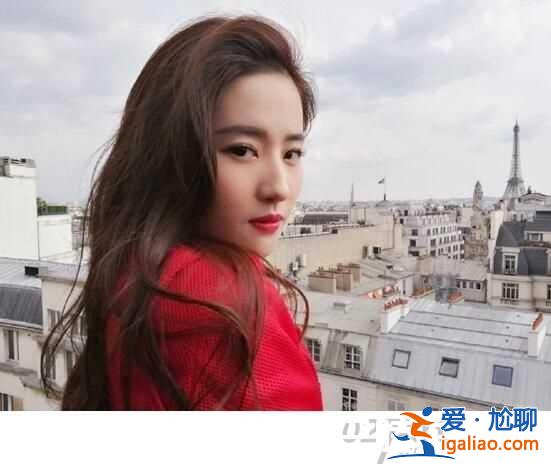 劉亦菲重返校園 素顏生活照片不愧是神仙姐姐？