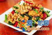 魷魚(yú)炒韭菜？