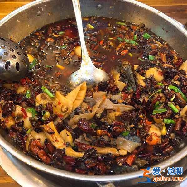 在成都，30元就能吃飽的蒼蠅館子？