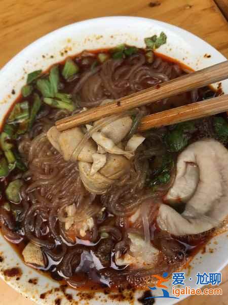 在成都，30元就能吃飽的蒼蠅館子？