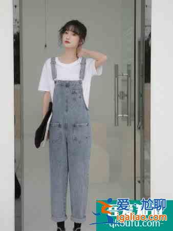 背帶褲適合什么人穿 怎樣穿好背帶裙的帶子？