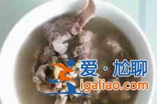 雞骨草煲湯的做法？