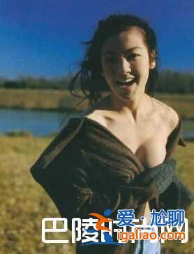 明星讓女兒喝馬桶水 林熙蕾泳裝事件早期獻(xiàn)身照遭扒? 明星讓女兒喝馬桶水 林熙蕾泳裝事件早期獻(xiàn)身照遭扒?