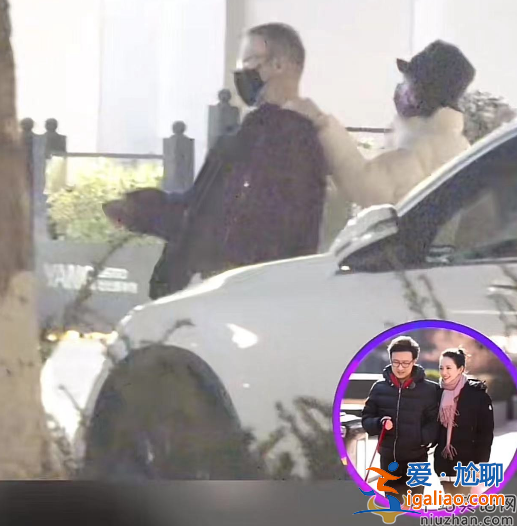 章子怡汪峰破離婚傳言!女方街頭摟抱老公秀恩愛(ài) 頻頻撒嬌似少女
