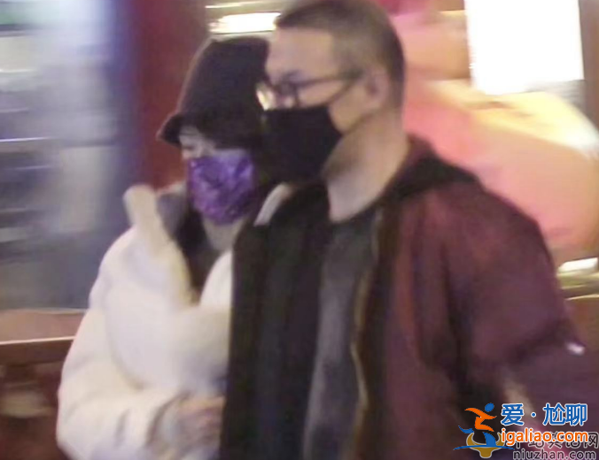 章子怡汪峰破離婚傳言!女方街頭摟抱老公秀恩愛(ài) 頻頻撒嬌似少女