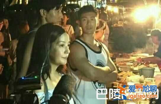 黃曉明趙薇現(xiàn)身泰國夜市 逛街買食材舊情遭扒？