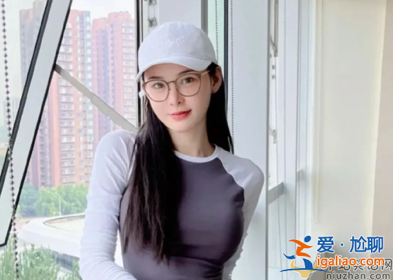 汪小菲張穎穎路邊擁抱再被拍！網(wǎng)友： 嘴硬二人組應(yīng)該是鎖死了