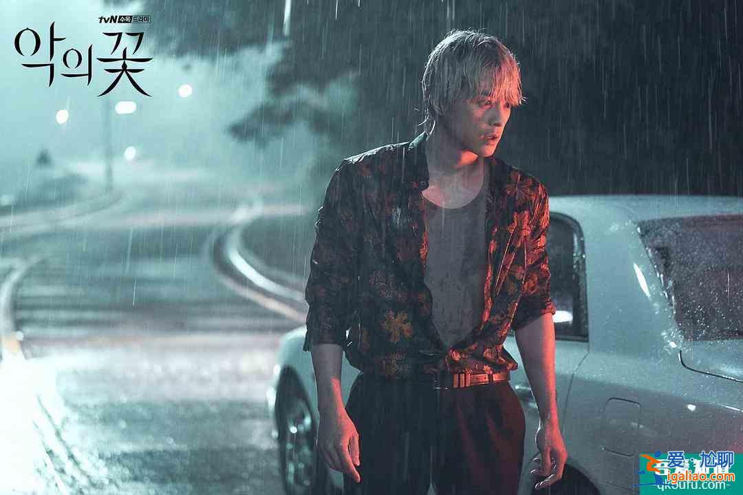 《惡之花》復(fù)播，李準(zhǔn)基“挾持”文采元，崔刑警原來是這樣的人？