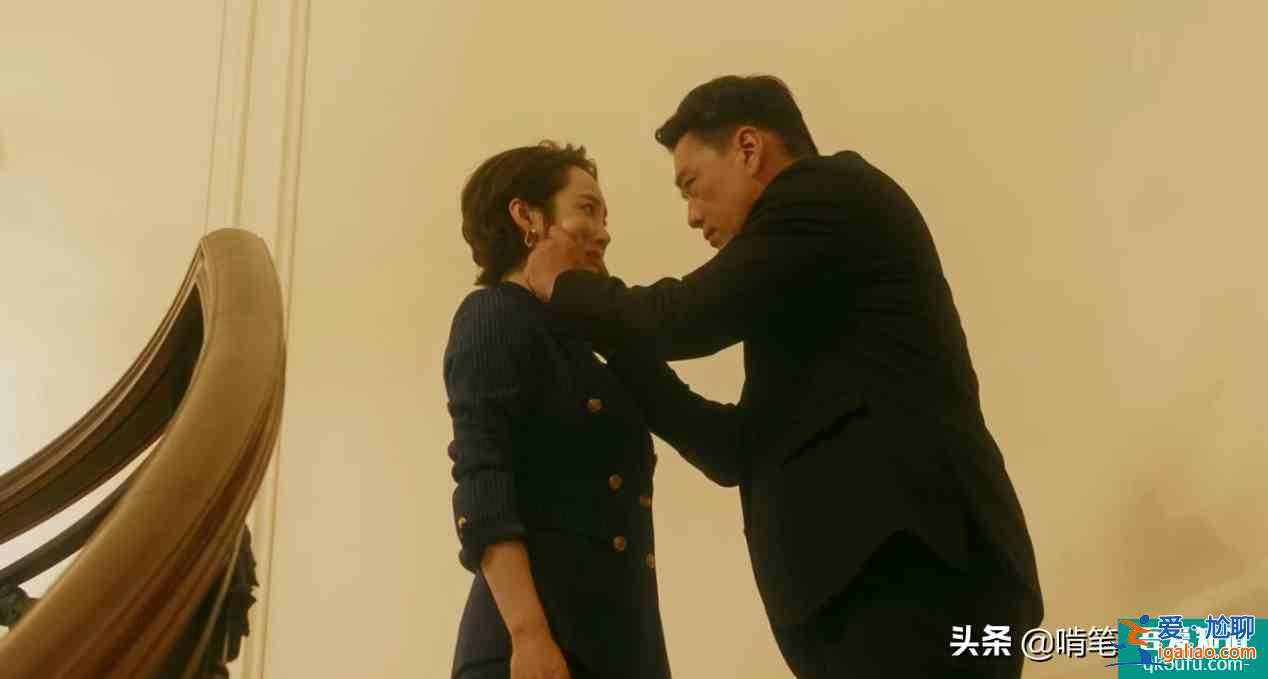 《他其實(shí)沒(méi)有那么愛(ài)你》：年輕女總裁，偏愛(ài)自私男，其實(shí)有原因？