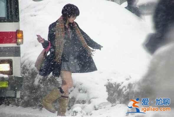 日本女生冬天穿裙子是忍？還是真不冷？？