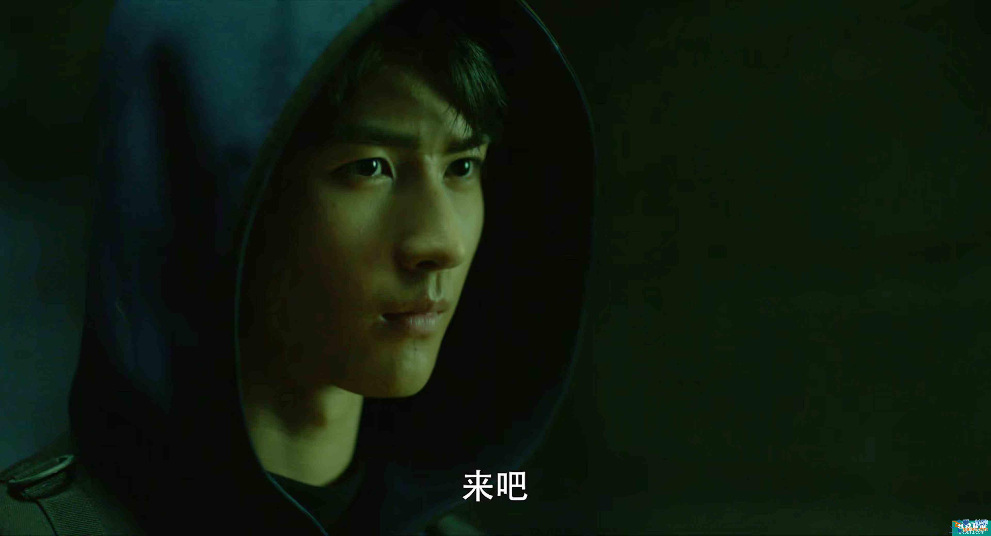 《重啟之極海聽(tīng)雷》發(fā)布吳邪單人海報(bào)，飄飄還在，第二季僅30集？