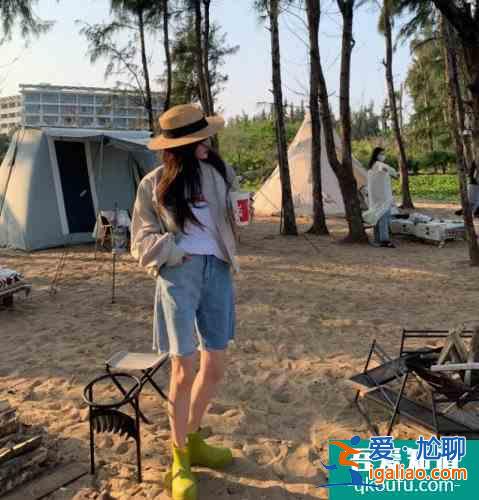五分褲什么顏色好看 藍色五分褲配什么上衣？