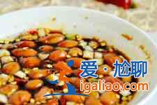 醋泡花生米的做法？