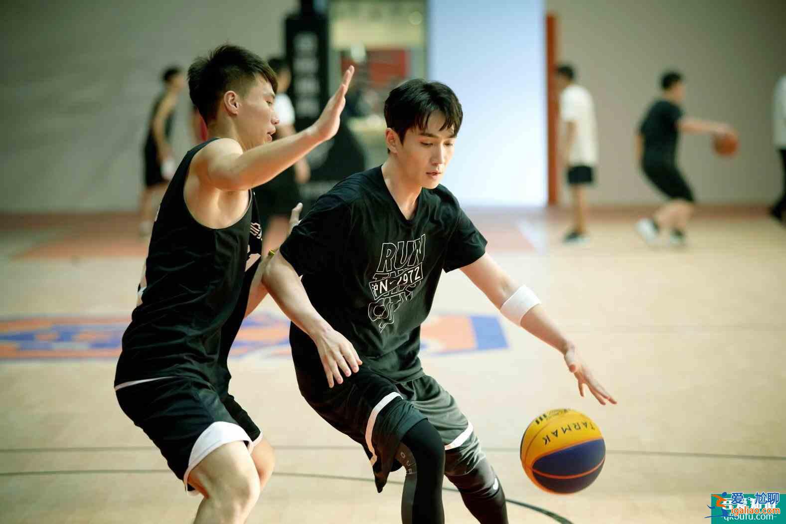 《重啟之極海聽雷》第二季上線 朱一龍雙面形象贏肯定？