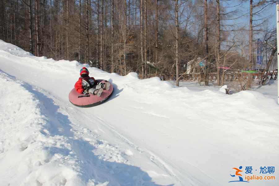 二龍山滑雪場(chǎng)跟其他滑雪場(chǎng)有什么不同，二龍山滑雪場(chǎng)與其他滑雪場(chǎng)相比有什么優(yōu)勢(shì)，二龍山滑雪場(chǎng)有什么特點(diǎn)？