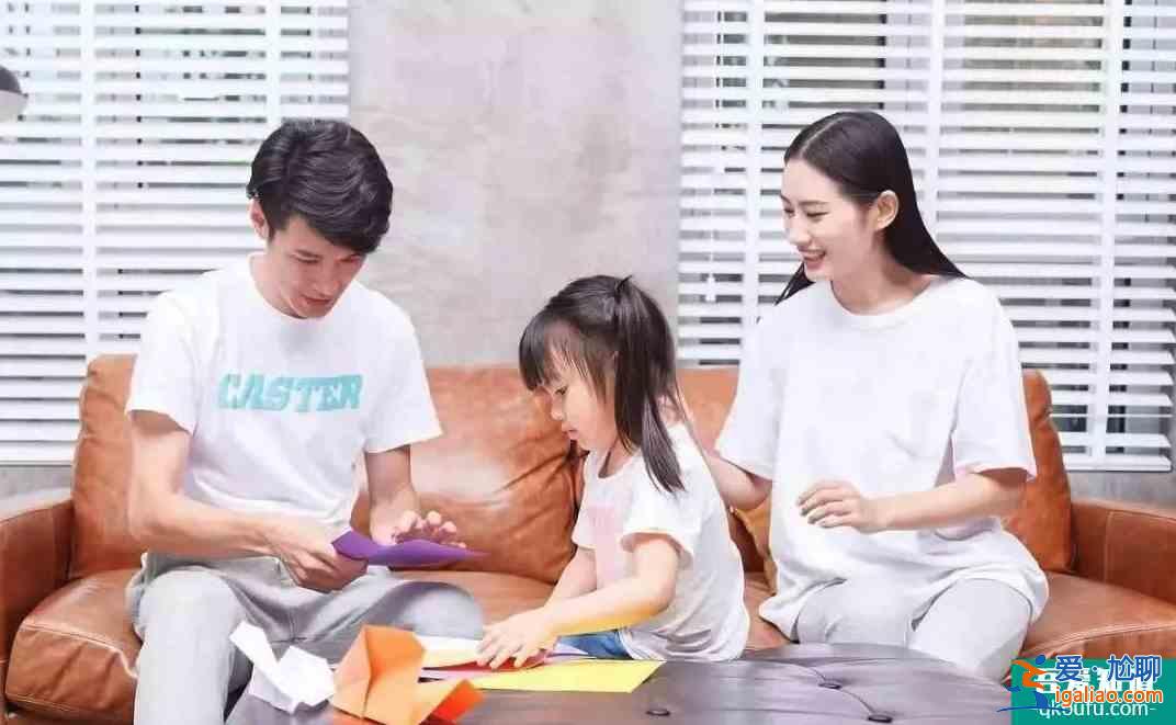 《以家人之名》：賀子秋式的懂事，是原生家庭帶來的“痛”？