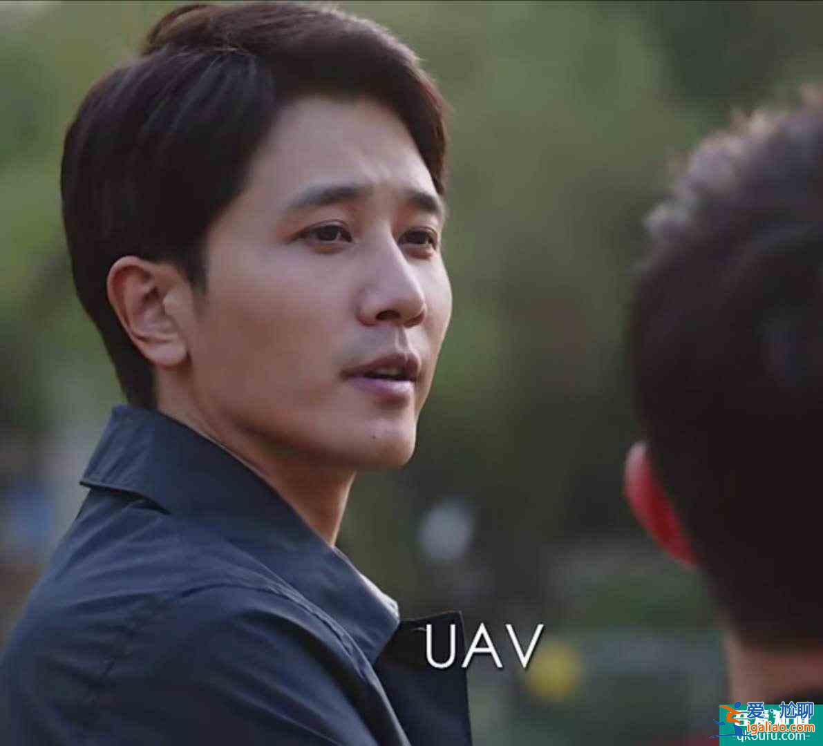 《親愛的自己》劉洋：他演好了人生兩個(gè)角色，卻忘了最重要的一個(gè)？