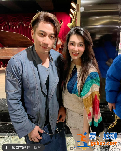 已婚港星與富婆貼身合照惹爭(zhēng)議！吳卓羲陳小春太假 張智霖禿頭明顯