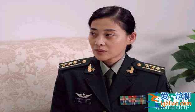 《藍(lán)軍出擊》中，山豹旅旅長(zhǎng)、政委，誰的權(quán)力大？誰的級(jí)別高？？