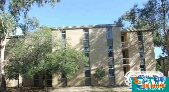 莫納什大學職業(yè)會計和法律專業(yè)和臥龍崗大學職業(yè)會計專業(yè)哪個好？？