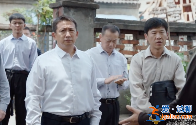黃磊縣委大院演技惹爭議 評(píng)論兩極分化太嚴(yán)重 網(wǎng)友直言綜藝參加多了