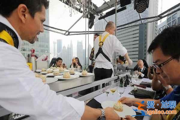 上海“空中餐廳”：用生命去吃飯？
