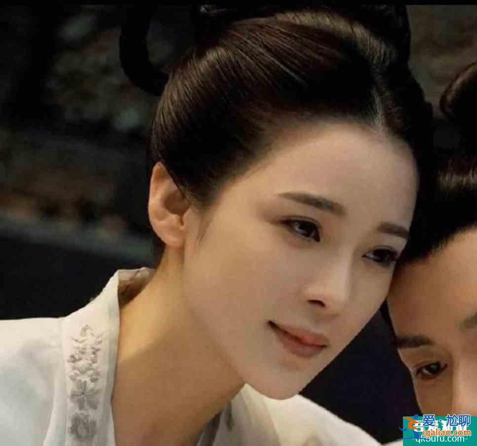 成毅新劇《長(zhǎng)安諾》無CP感，女主年紀(jì)大長(zhǎng)得老，同框像母子？