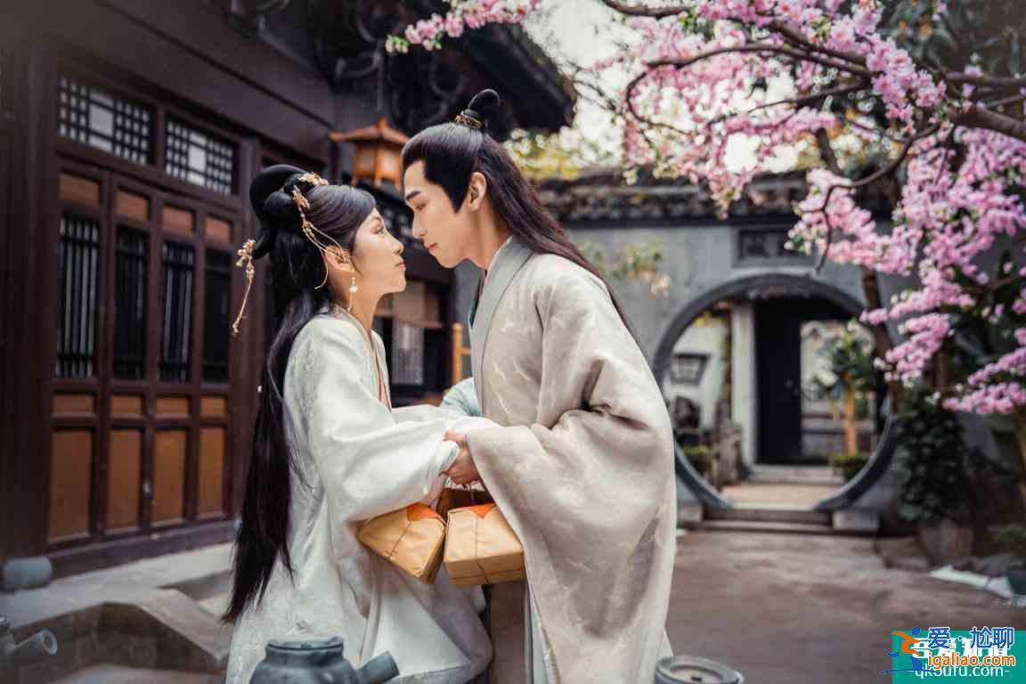 《偷心畫師》定檔9月16日 寄情于你海報鮮明展現(xiàn)角色性格？