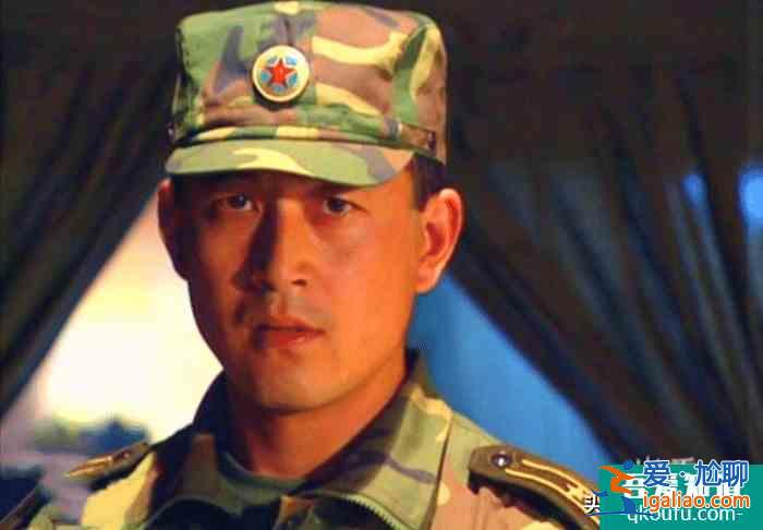 《藍軍出擊》劇情寡淡無味，浪費軍隊資源，于震演技浮夸難挑大梁？