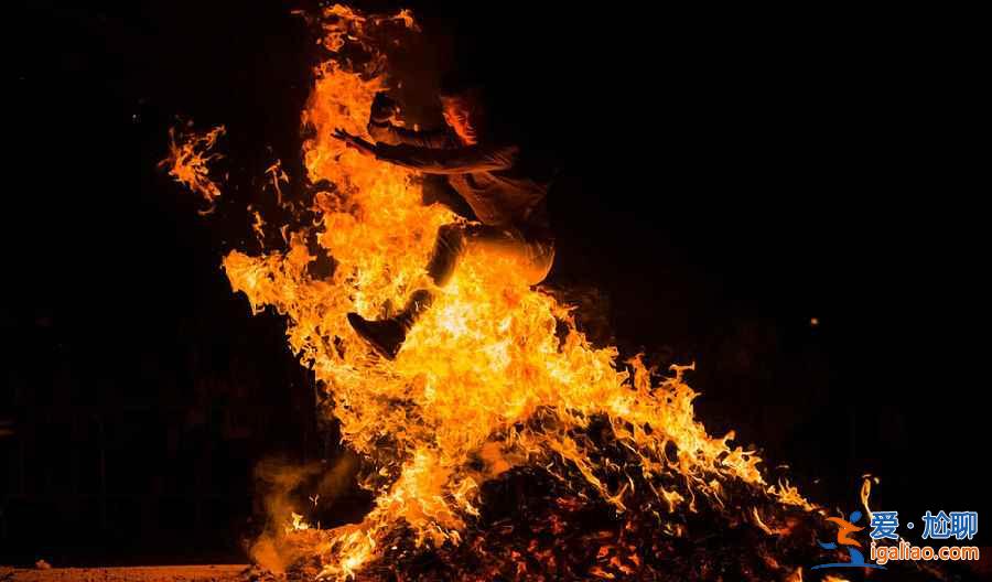 烈火中的狂歡，西班牙圣胡安仲夏節(jié)？
