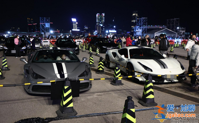 黎明開露天演唱會!現(xiàn)場座無虛席豪車云集 一個停車位就高達1.3萬