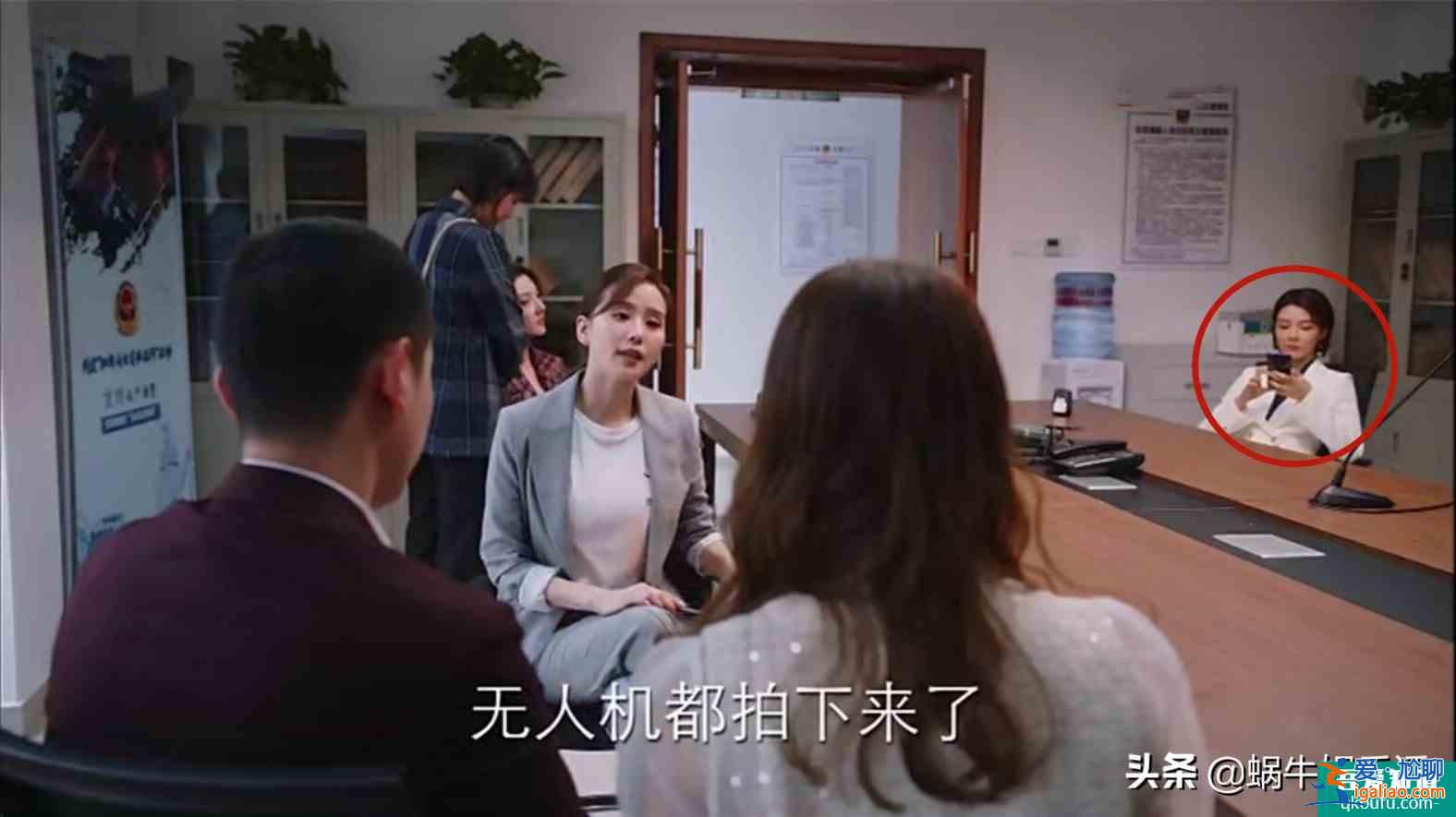 《親愛的自己》開播：劉詩詩朱一龍吻戲高甜，劇情和造型遭吐槽？