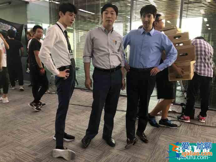 《平凡的榮耀》白敬亭好乖，趙又廷好暖，林經(jīng)理：我臉好疼？