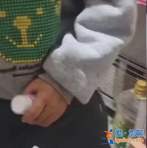 奧特曼男孩感動全網(wǎng)？