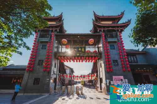 2019中國(guó)文旅風(fēng)尚榜榜單出爐！彝人古鎮(zhèn)斬獲“2019產(chǎn)業(yè)帶動(dòng)標(biāo)桿文旅小鎮(zhèn)”？