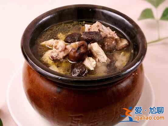 香菇母雞湯？