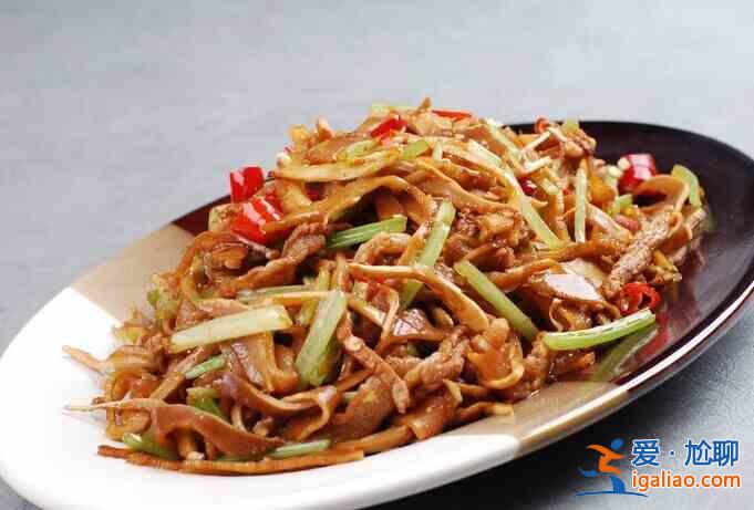 芹菜炒肉絲的做法？