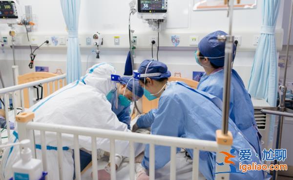 患者激增、重癥高峰、人手緊缺 記者在急診一線蹲點(diǎn)紀(jì)實(shí)拍下這些畫(huà)面？