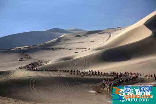 甘肅敦煌旅游持續(xù)“井噴” 游客人數(shù)達(dá)歷史新高峰？