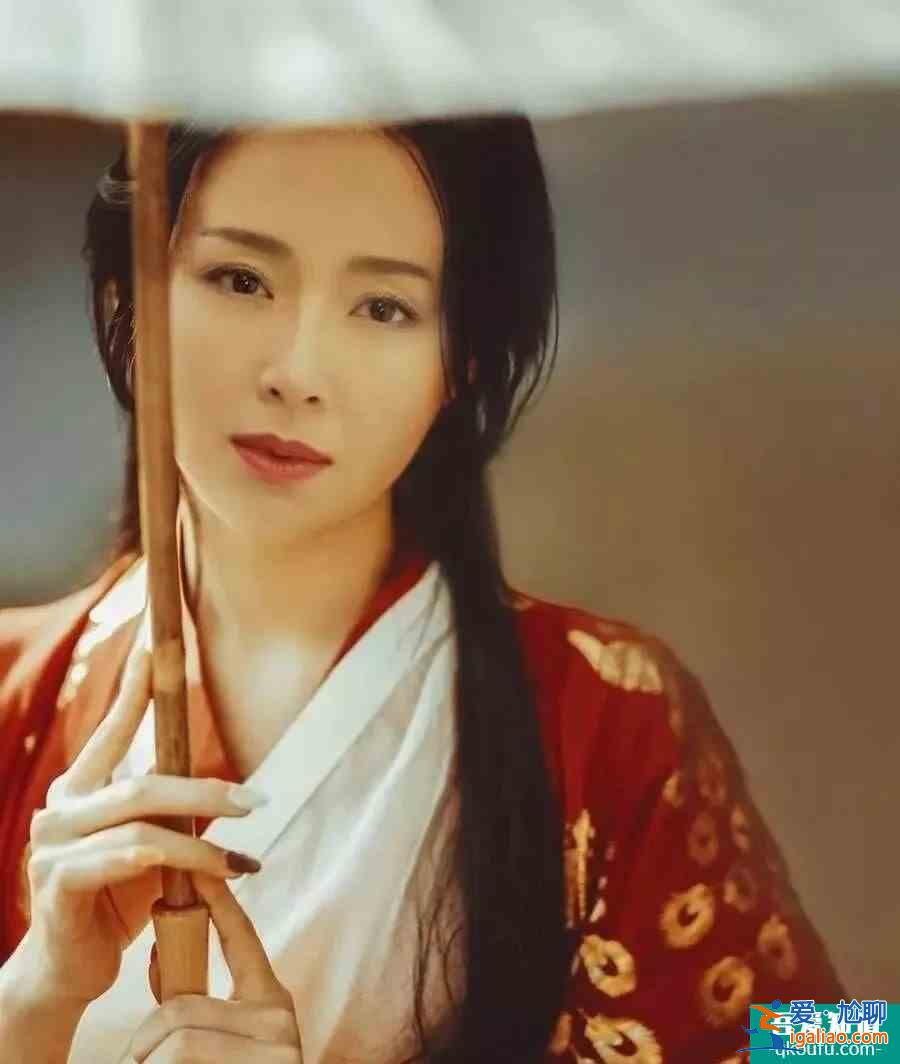 與恬妞合作旗袍神探，馬伊琍一句話拉近了兩人的距離，她說(shuō)了什么？