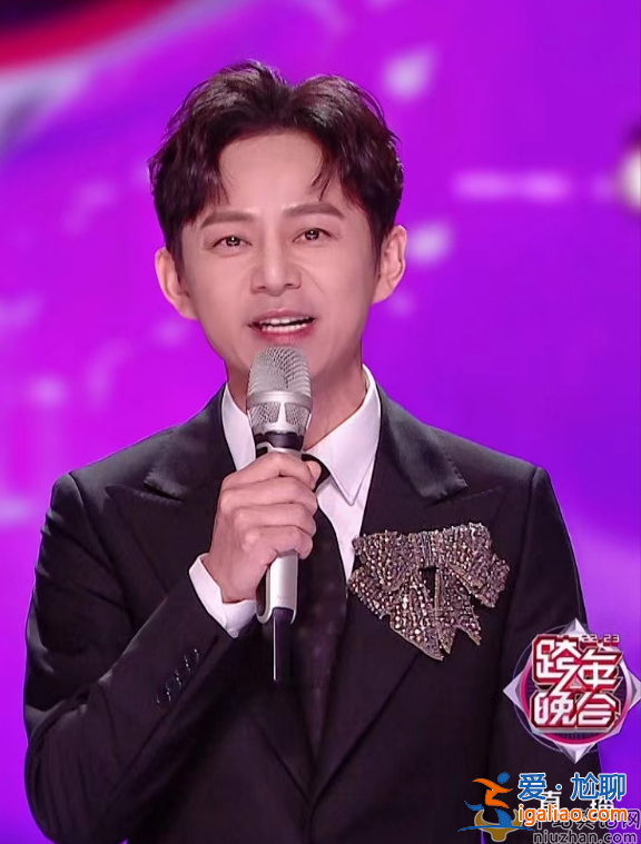 何炅怎么回事？跨年夜含淚主持淚灑全程 何炅爸爸去世是真的嗎