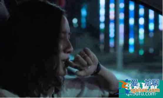 人設(shè)崩塌！宋佳《白色月光》被老公背叛，現(xiàn)實(shí)中被曝插足已婚導(dǎo)演？