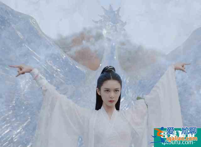 且聽鳳鳴：左青鸞使出冰鸞，卻忘了冰怕火，鳳舞潛能激發(fā)瘋狂升級(jí)？