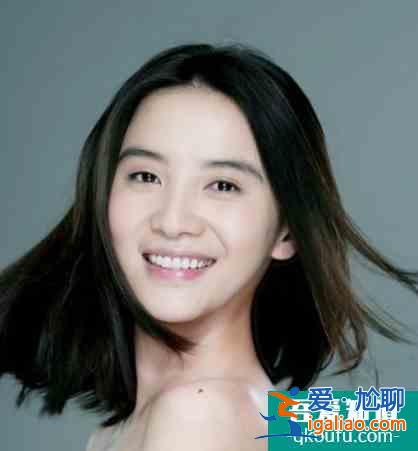 人設(shè)崩塌！宋佳《白色月光》被老公背叛，現(xiàn)實(shí)中被曝插足已婚導(dǎo)演？